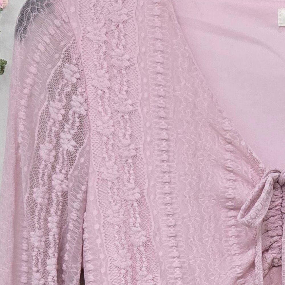 No Comment* Pink Lace* V-neck* Bell-Sleeve Blouse* Size: Juniors M - Picture 4 of 7